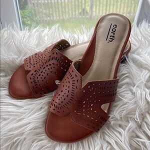 Earth Brown Slides with Intricate Cutout Design